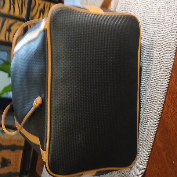 Yves Saint Laurent Black and Tan Shoulder Bag - Picture 6 of 16